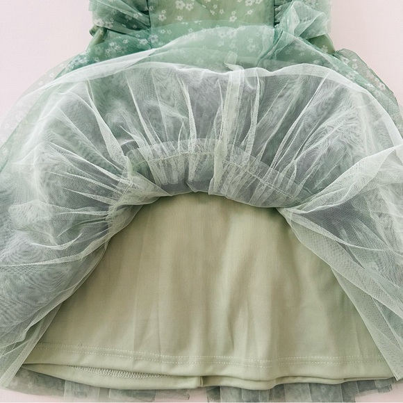 Maddie & Michelle Girls 5 Green Floral Ruffle Dress - Picture 6 of 8